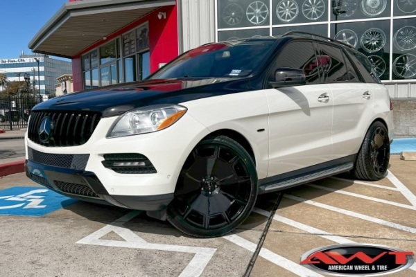 2012 White / Black Mercedes ML350