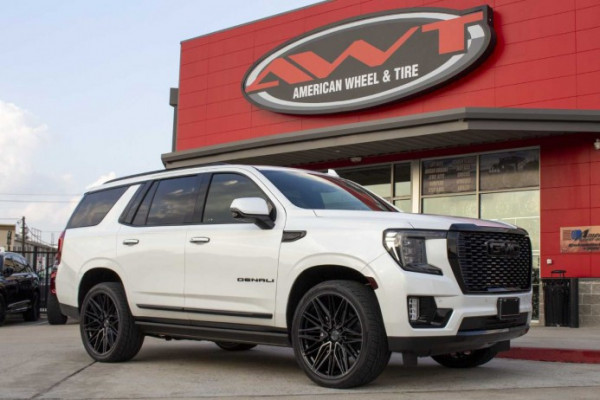 2023 White GMC Yukon Denali