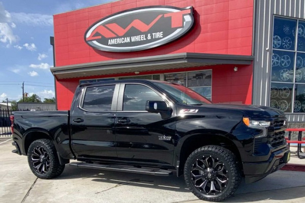 Black 2022 Chevrolet Silverado 1500 Z71