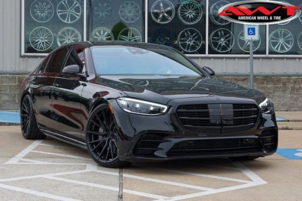 Black 2022 Mercedes S580