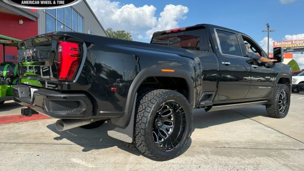 Black 2023 GMC Sierra Denali HD 3500 Dually