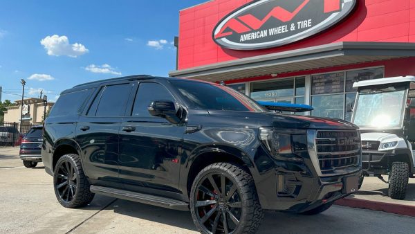 Black 2023 GMC Yukon