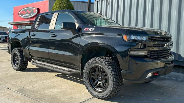 Black Chevrolet Silverado 1500 Trail Boss