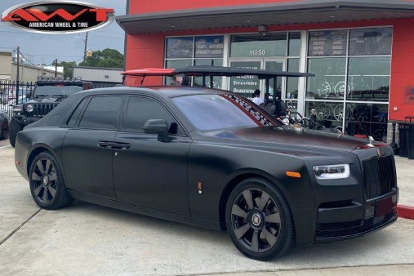 Black Rolls Royce Phantom