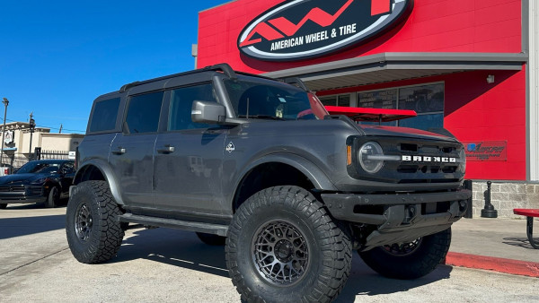 Gray 2023 Ford Bronco