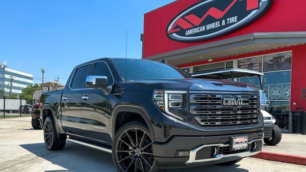 Gray 2023 GMC Sierra 1500 Denali Ultimate