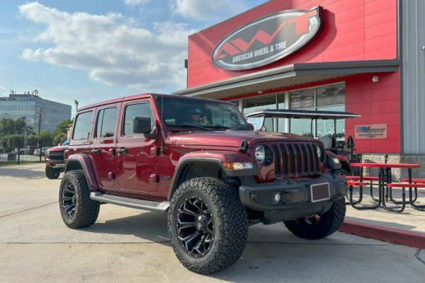 Maroon Jeep Wrangler Unlimited JL