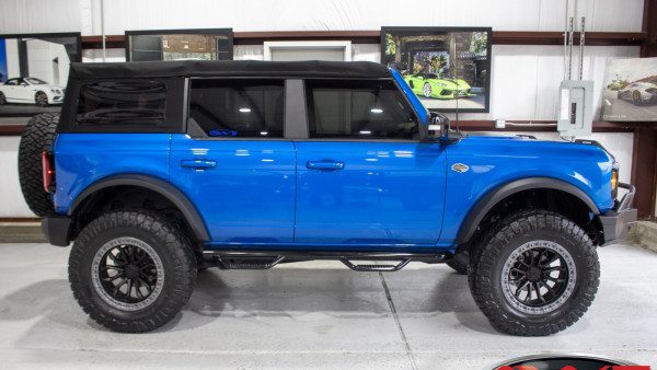 Velocity Blue 2021 Ford Bronco