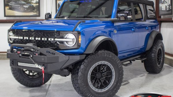 Velocity Blue 2021 Ford Bronco