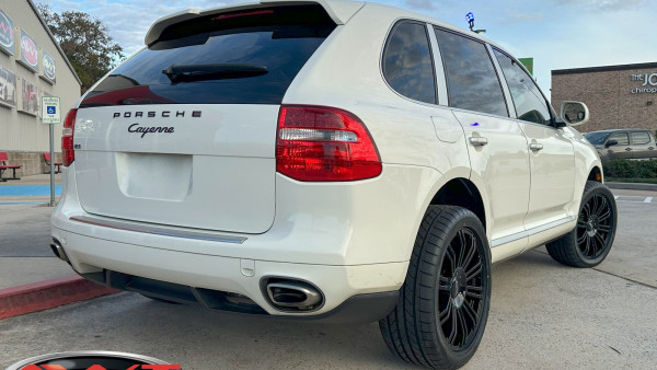 White 2010 Porsche Cayenne