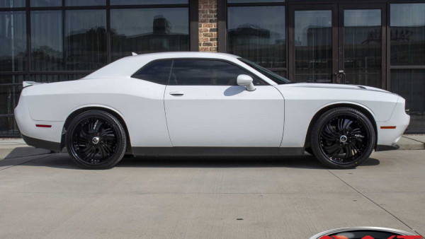 White 2015 Dodge Challenger