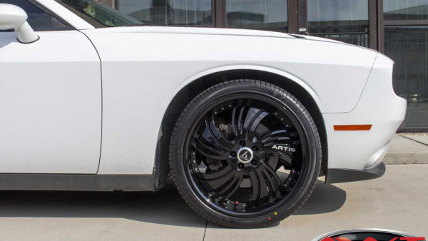 White 2015 Dodge Challenger