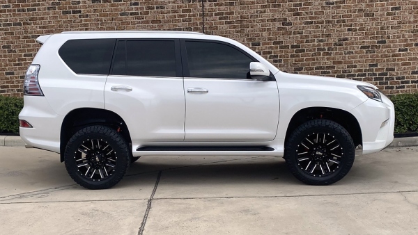 White 2020 Lexus GX460