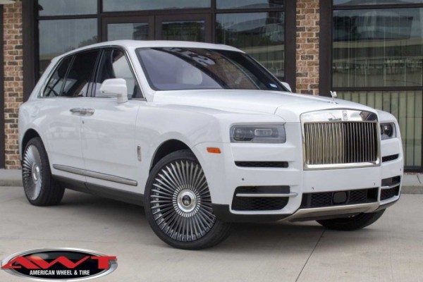 White 2020 Rolls Royce Cullinan