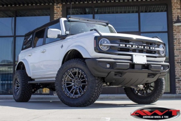 White 2022 Ford Bronco