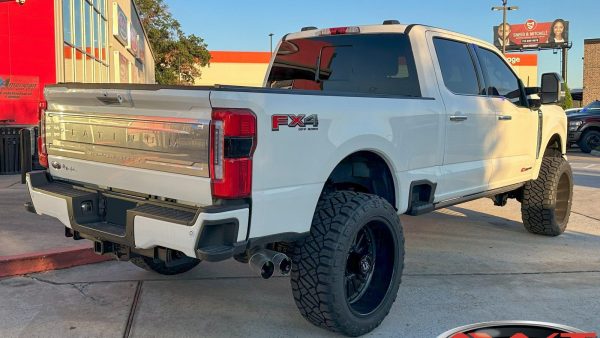 White 2023 Ford F250