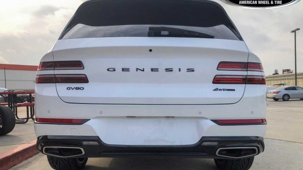 White 2023 Genesis GV80