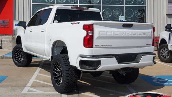 White 2024 Chevrolet Silverado 1500