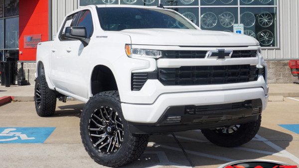 White 2024 Chevrolet Silverado 1500