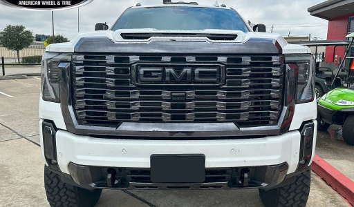 White 2024 GMC Denali Ultimate HD 2500