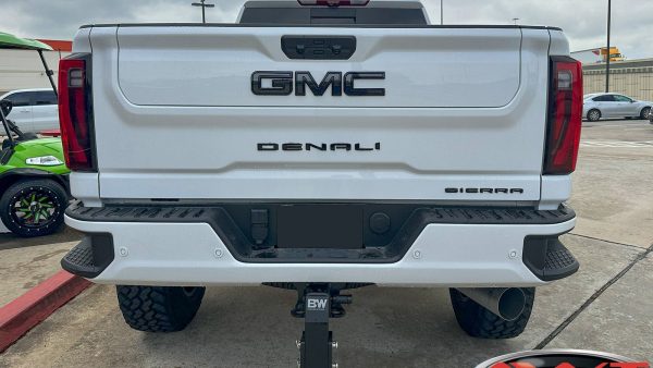 White 2024 GMC Denali Ultimate HD 2500