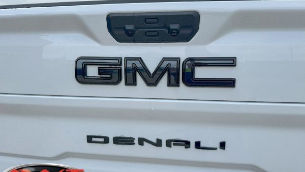 White 2024 GMC Denali Ultimate HD 2500