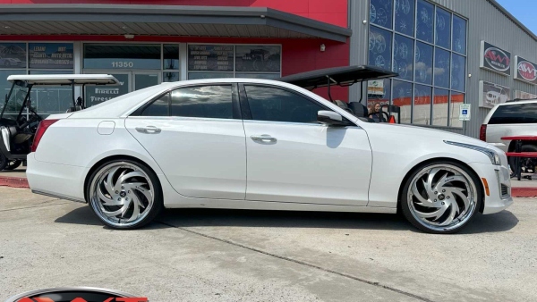 White Cadillac CTS