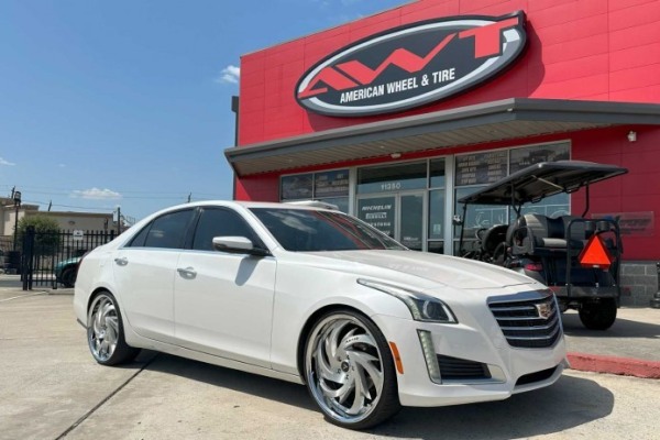 White Cadillac CTS