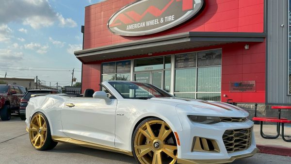 White Chevrolet Camaro ZL1