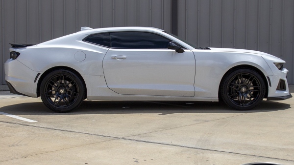 White Chevrolet Camaro