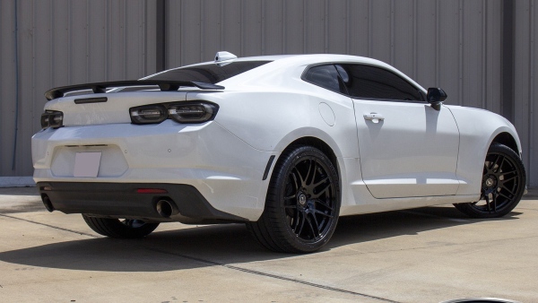 White Chevrolet Camaro