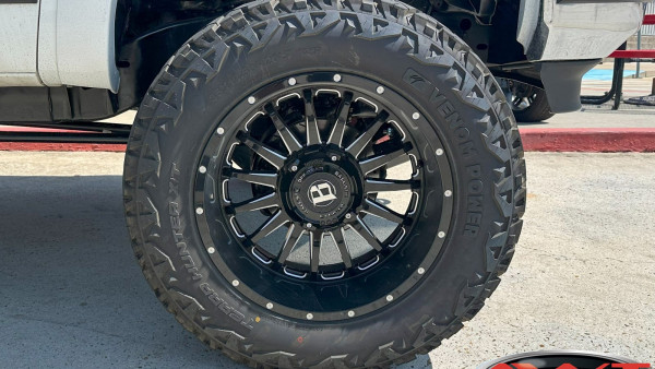 White Chevrolet Tahoe OBS