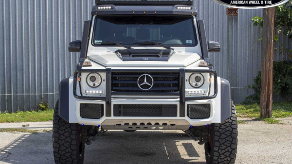 White Mercedes G550 4x4 Squared G-Wagon