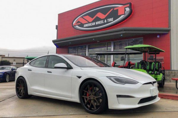 White Tesla Model S Plaid